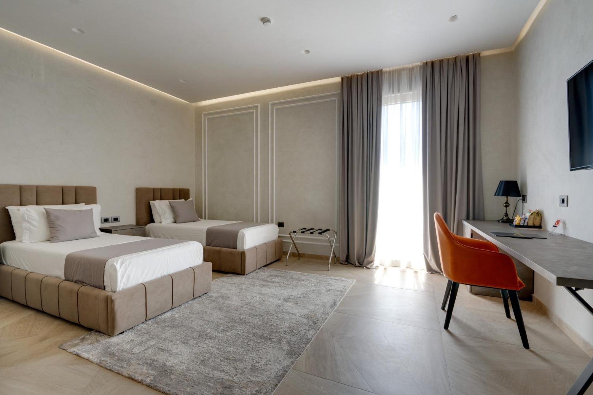 Hotel Plaza Berat Eksteriør bilde